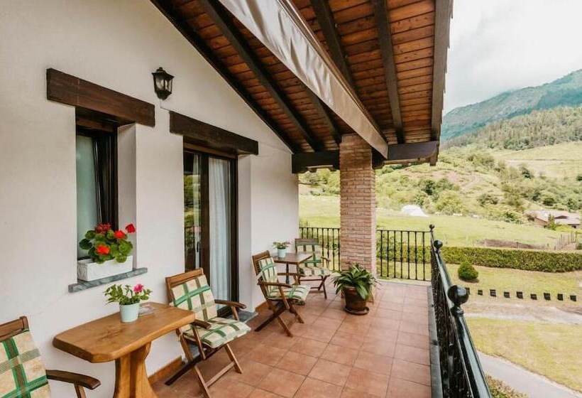 بنسيون Txanpardin