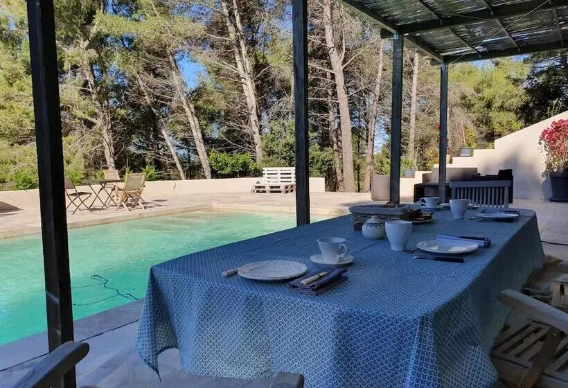 Aamiaismajoitus (B&B) Mas De La Fadeto