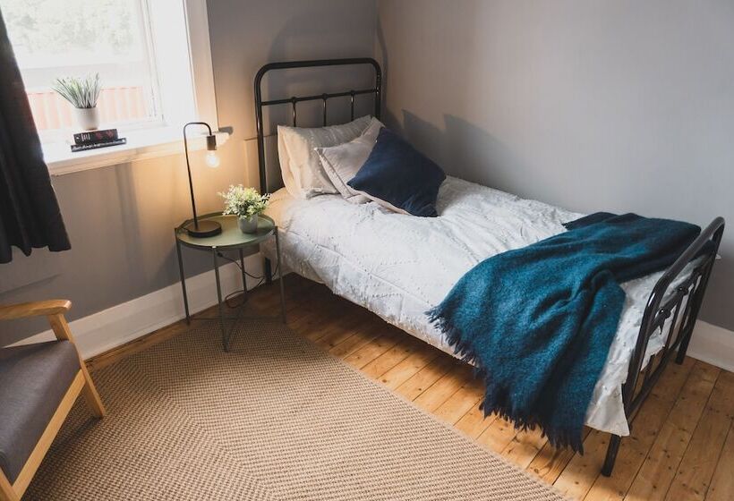 Хостел Royal Derby