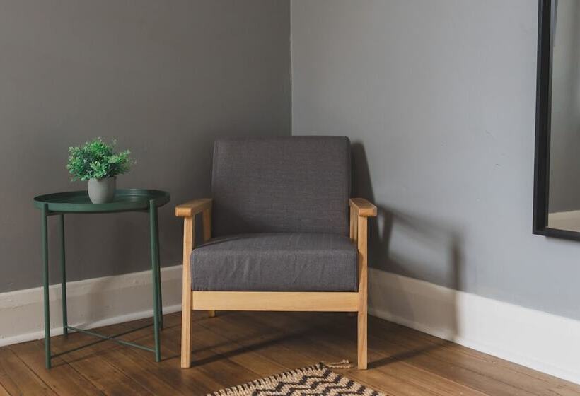 Хостел Royal Derby