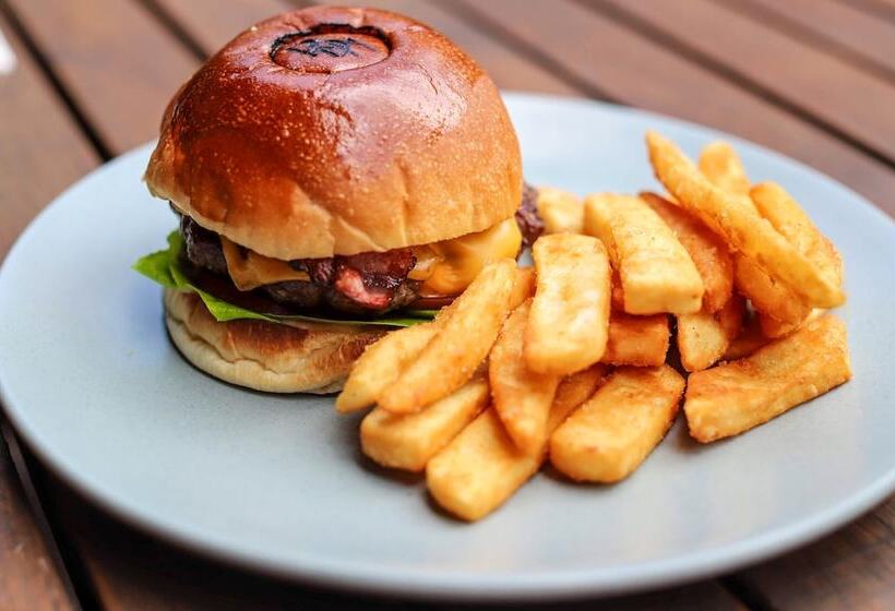 Хостел Royal Derby