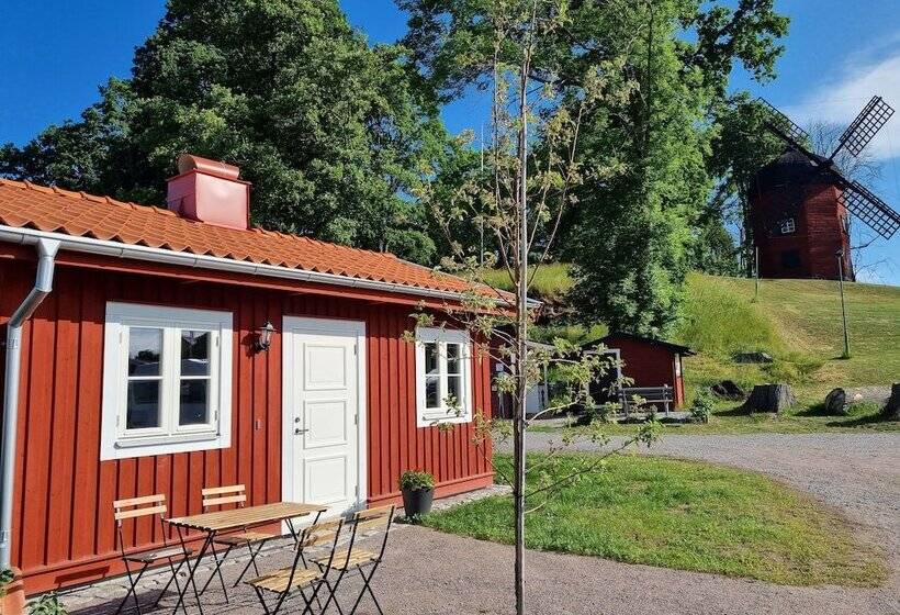 هتل Korskullens Camping Stugor & Cafe