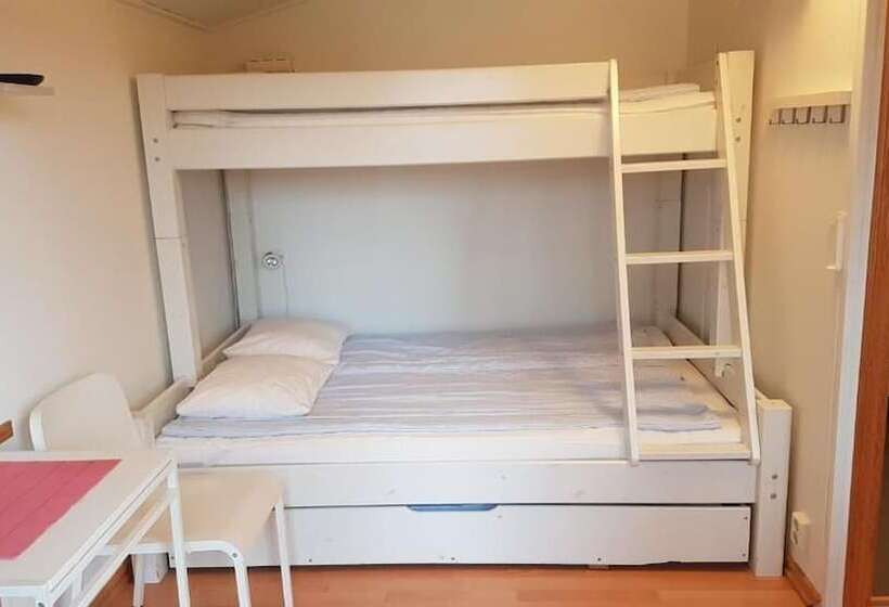 هتل Korskullens Camping Stugor & Cafe