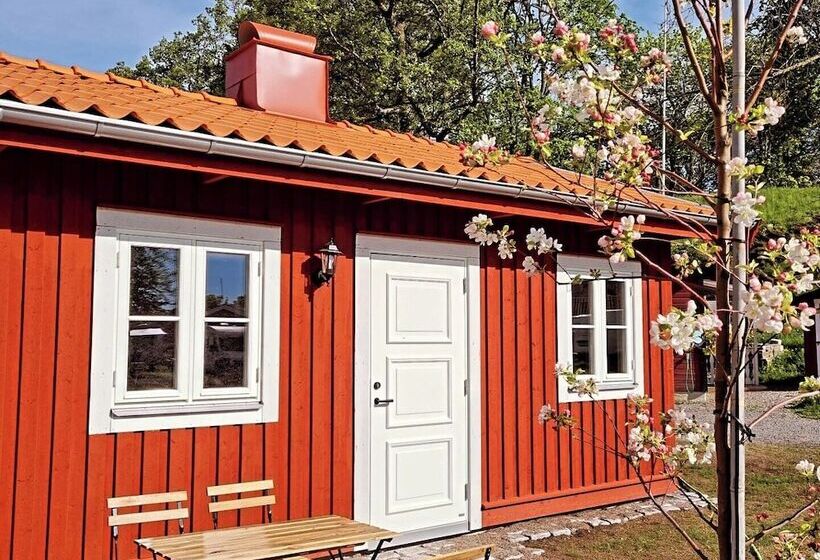 هتل Korskullens Camping Stugor & Cafe