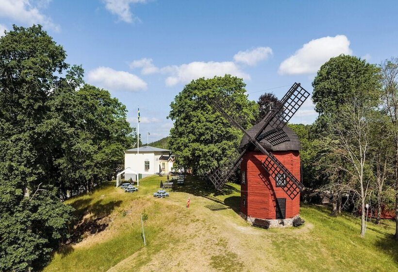 هتل Korskullens Camping Stugor & Cafe