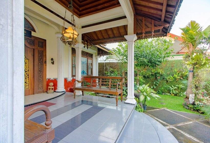 פנסיון Griya Joglo Homestay By Oyo Rooms
