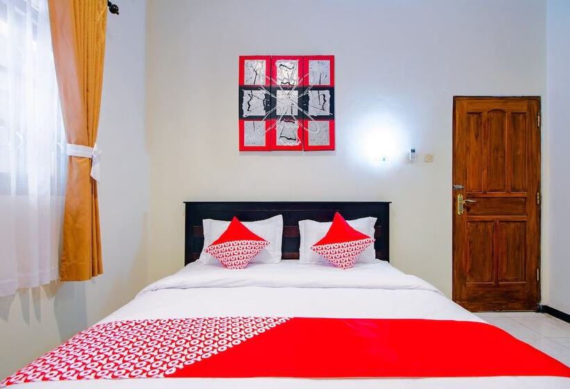 פנסיון Griya Joglo Homestay By Oyo Rooms