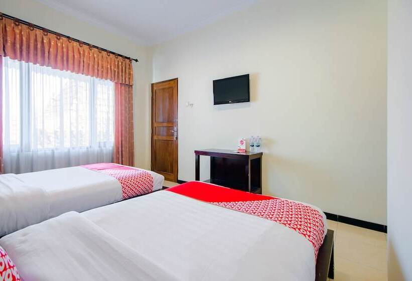 פנסיון Griya Joglo Homestay By Oyo Rooms