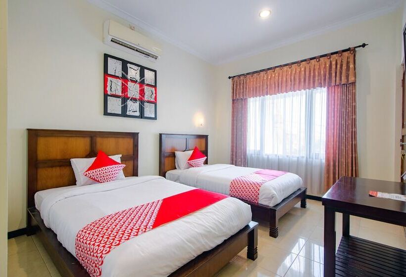 פנסיון Griya Joglo Homestay By Oyo Rooms