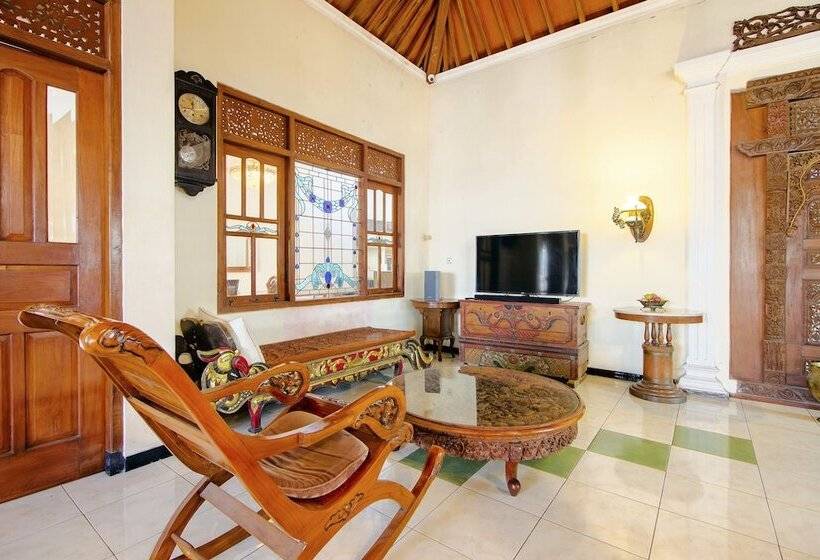 פנסיון Griya Joglo Homestay By Oyo Rooms