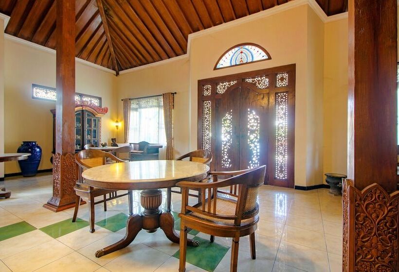 פנסיון Griya Joglo Homestay By Oyo Rooms