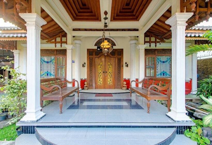 פנסיון Griya Joglo Homestay By Oyo Rooms