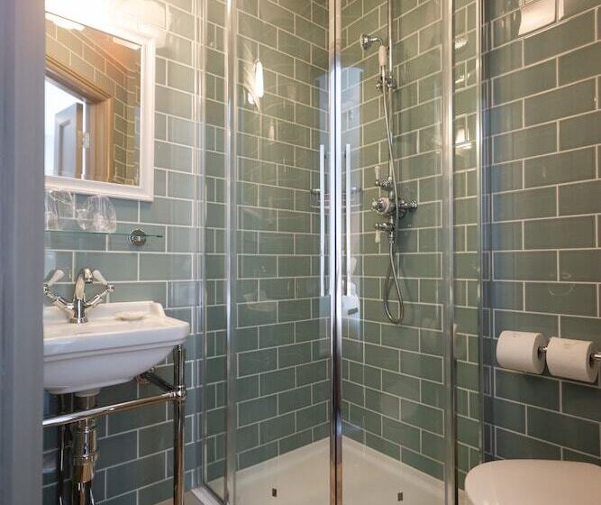 The Horse And Farrier Inn And The Salutation Inn Threlkeld Keswick