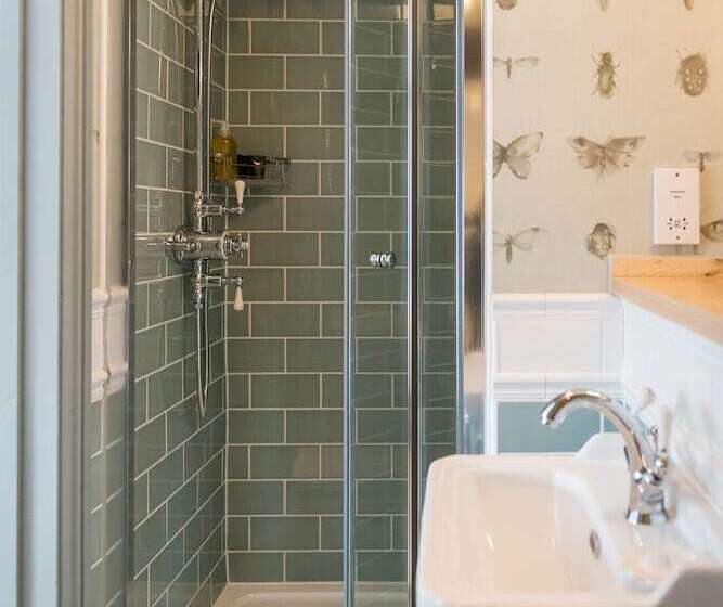 The Horse And Farrier Inn And The Salutation Inn Threlkeld Keswick