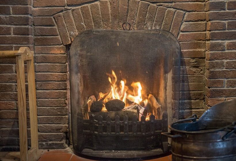 The Horse And Farrier Inn And The Salutation Inn Threlkeld Keswick