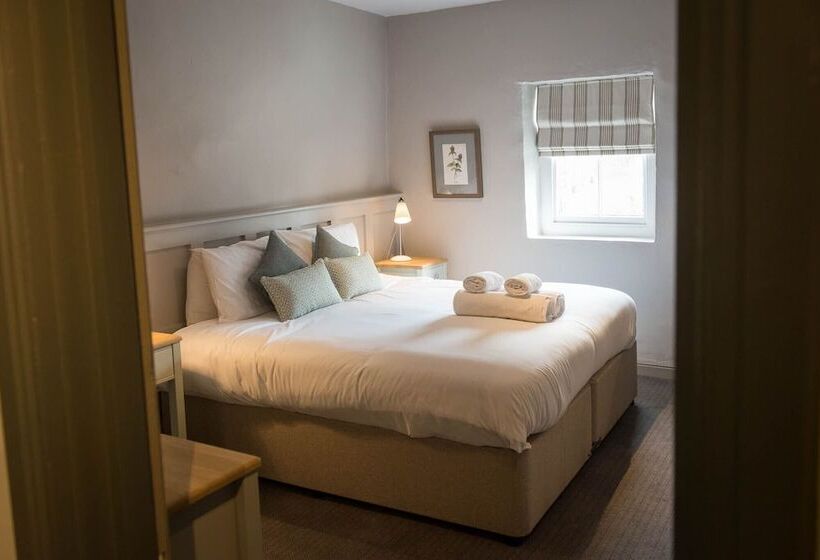 The Horse And Farrier Inn And The Salutation Inn Threlkeld Keswick