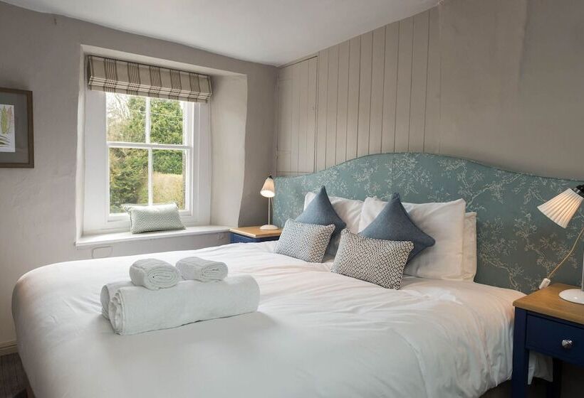 The Horse And Farrier Inn And The Salutation Inn Threlkeld Keswick