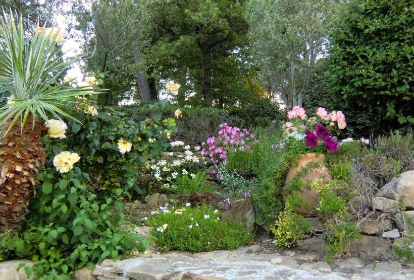 ベッドアンドブレックファースト Le Marijas