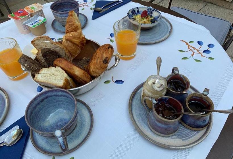 ベッドアンドブレックファースト Le Marijas