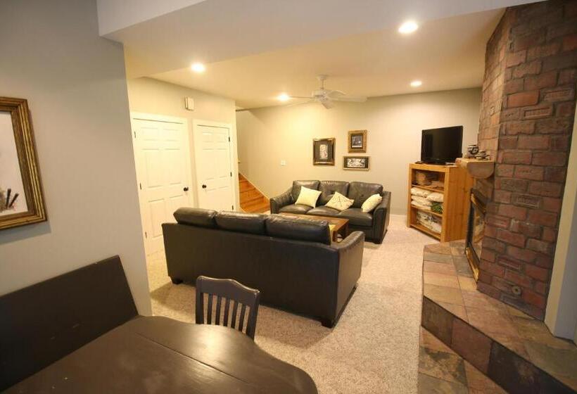 مبيت وإفطار Goldberry Woods