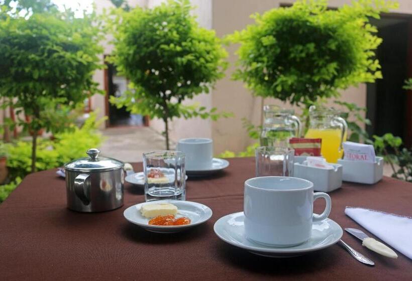 Хостел Benitez Hosteria