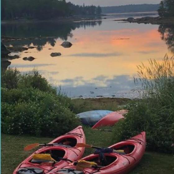 בית מלון כפרי East Wind Inn & Suites