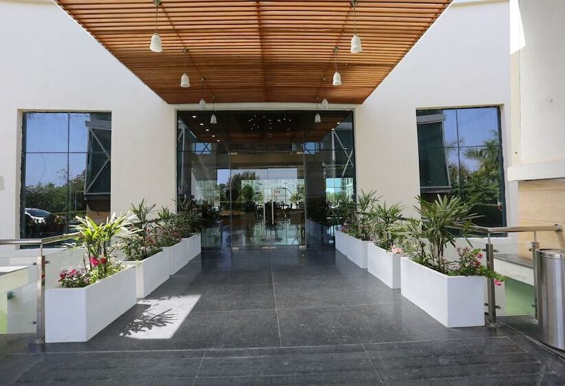 בית מלון כפרי Four Leaf Service Suites