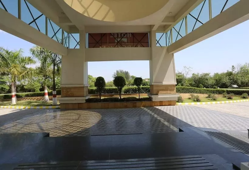 ホテル Four Leaf Service Suites