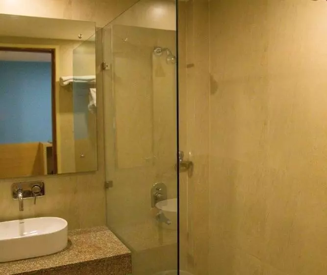 ホテル Four Leaf Service Suites