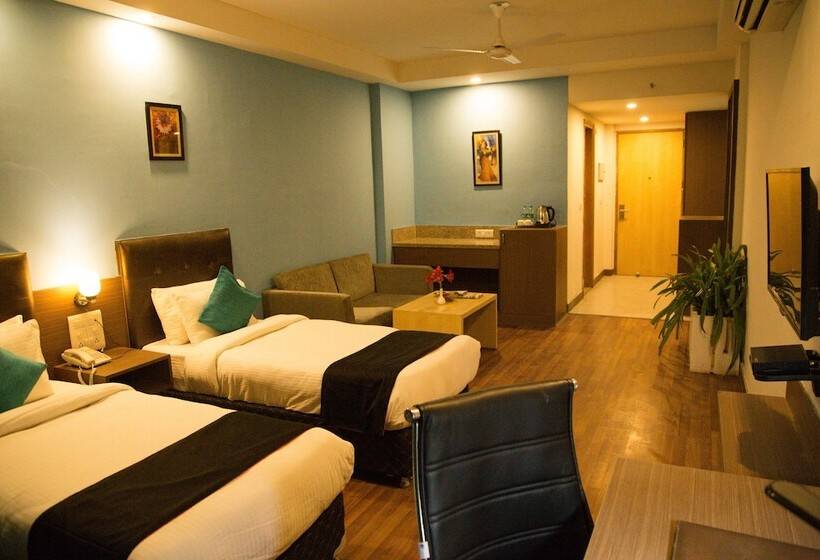 בית מלון כפרי Four Leaf Service Suites