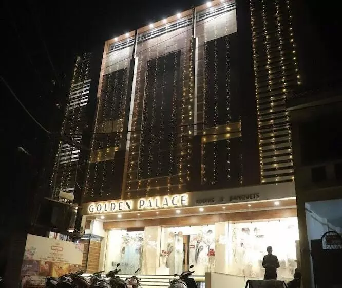 ホテル Golden Palace