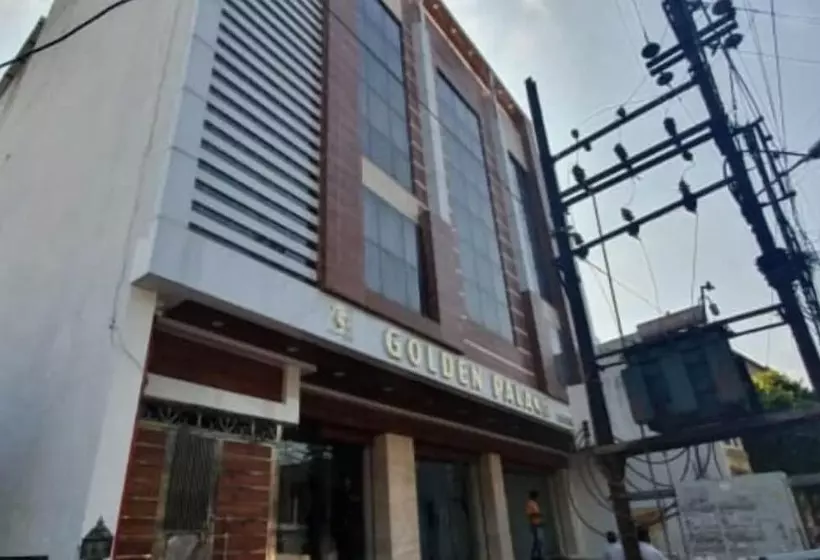 ホテル Golden Palace