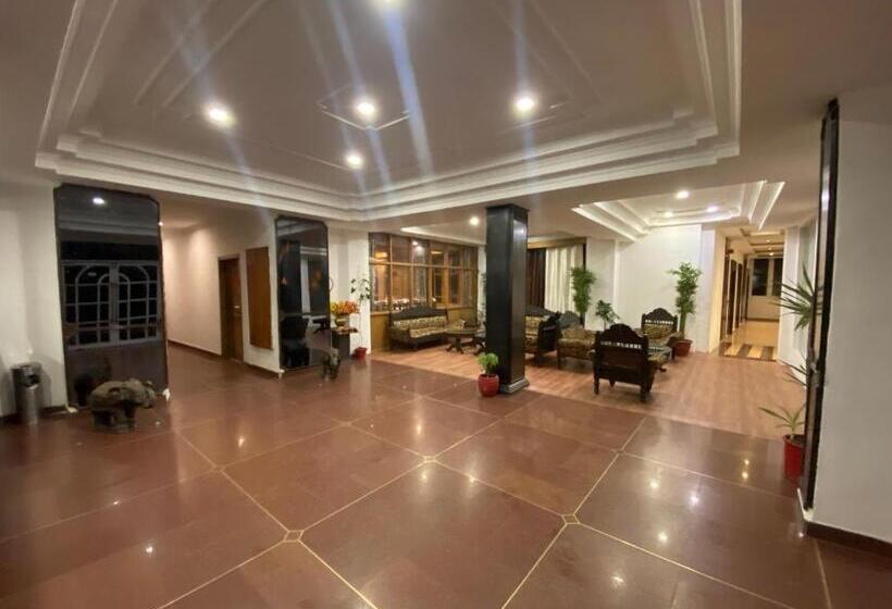 فندق Grand Him Queen Ac Centralized