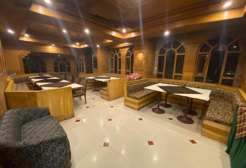 فندق Grand Him Queen Ac Centralized