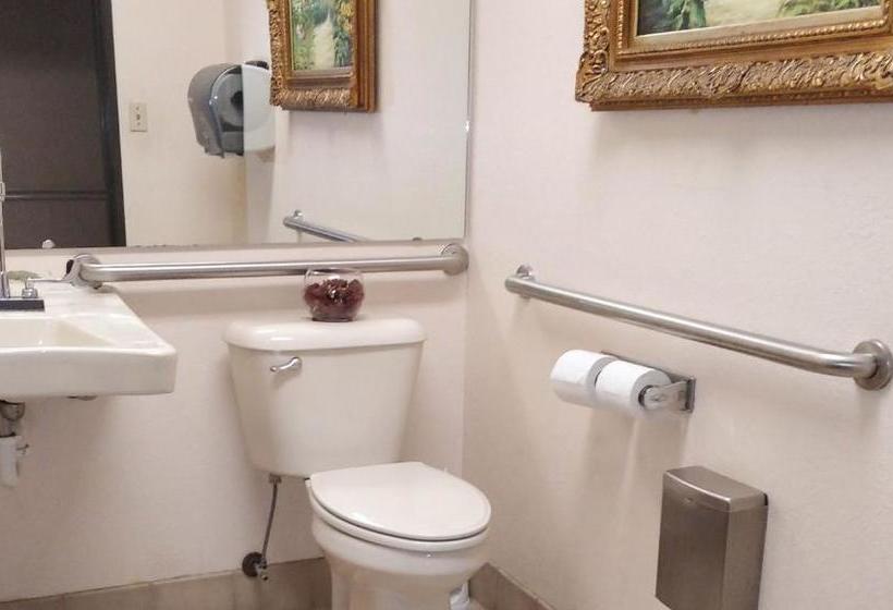 בית מלון כפרי Heritage Place Inn & Suites