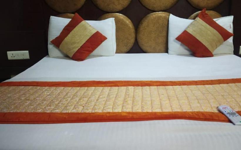 Hotel Adb  Rooms  Saya Deluxe