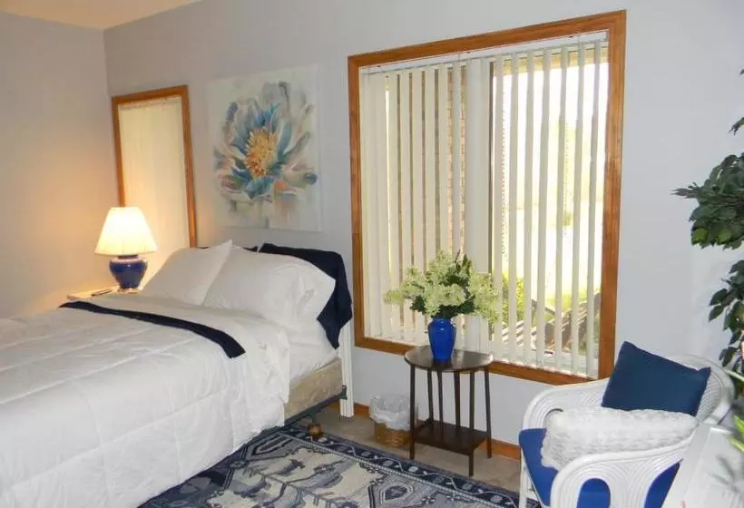 Jordan Lake B & B