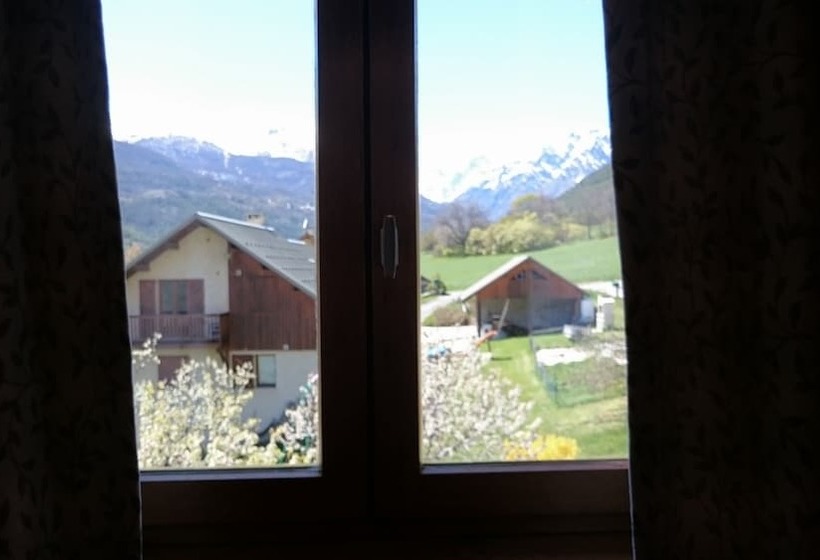 ペンション Gite Les Carlines