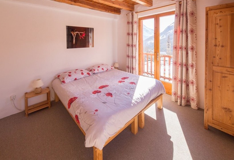 ペンション Gite Les Carlines