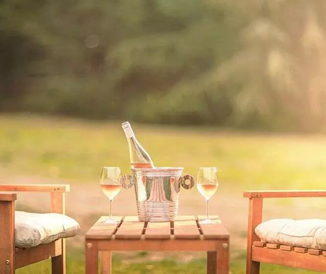 Hotelli Domaine De La Vitarelle Glamping