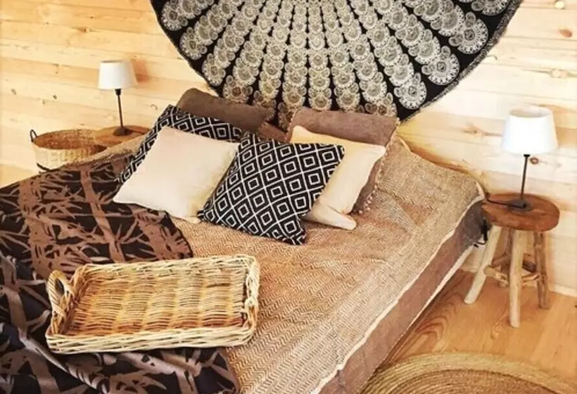 Hotelli Domaine De La Vitarelle Glamping