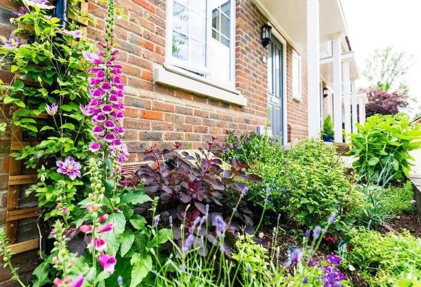 Aamiaismajoitus (B&B) Riverside Stays, Shefford