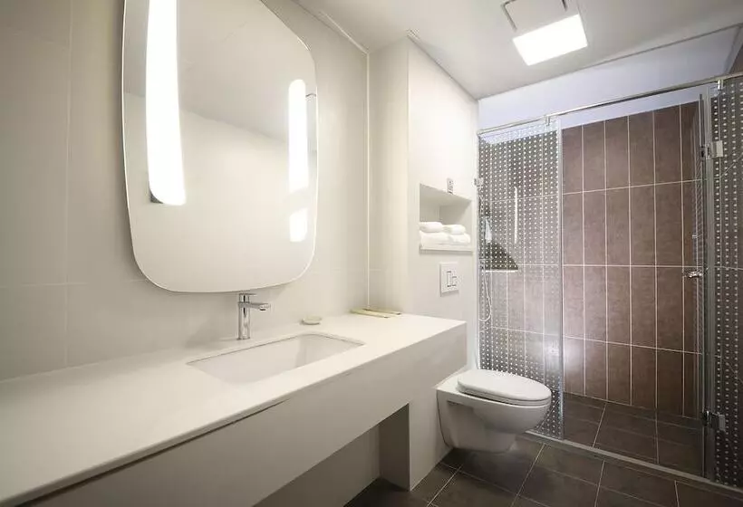 Hotelli Ibis Guangyuan City Square