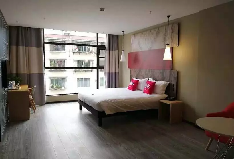 Hotelli Ibis Guangyuan City Square