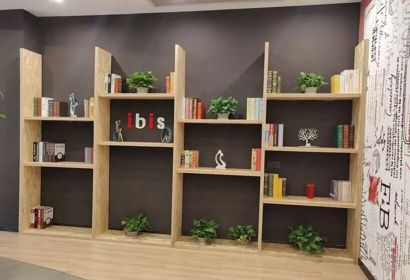 Hotelli Ibis Guangyuan City Square