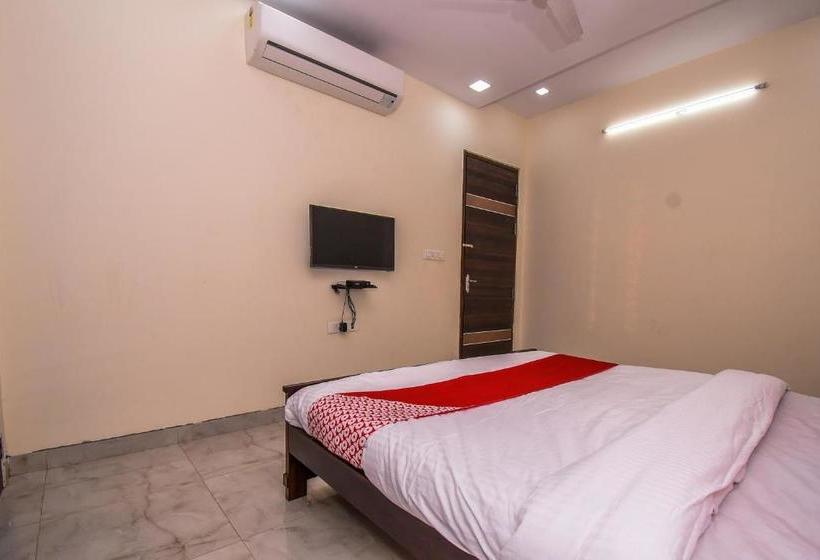 Hotel Oyo 29189 Maurya  & Garden