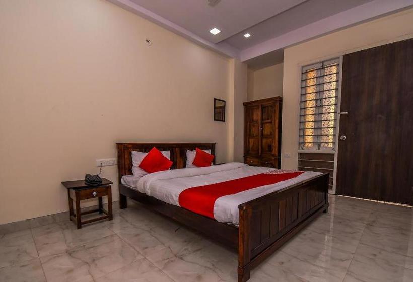Hotel Oyo 29189 Maurya  & Garden