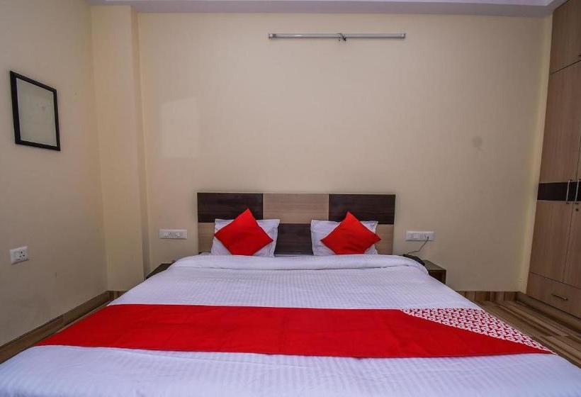 Hotel Oyo 29189 Maurya  & Garden