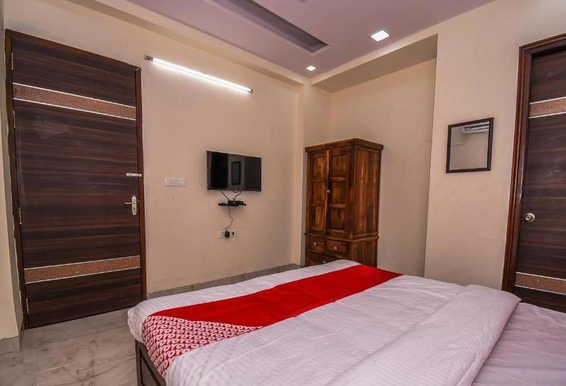 Hotel Oyo 29189 Maurya  & Garden