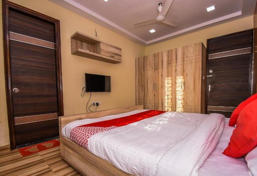 Hotel Oyo 29189 Maurya  & Garden
